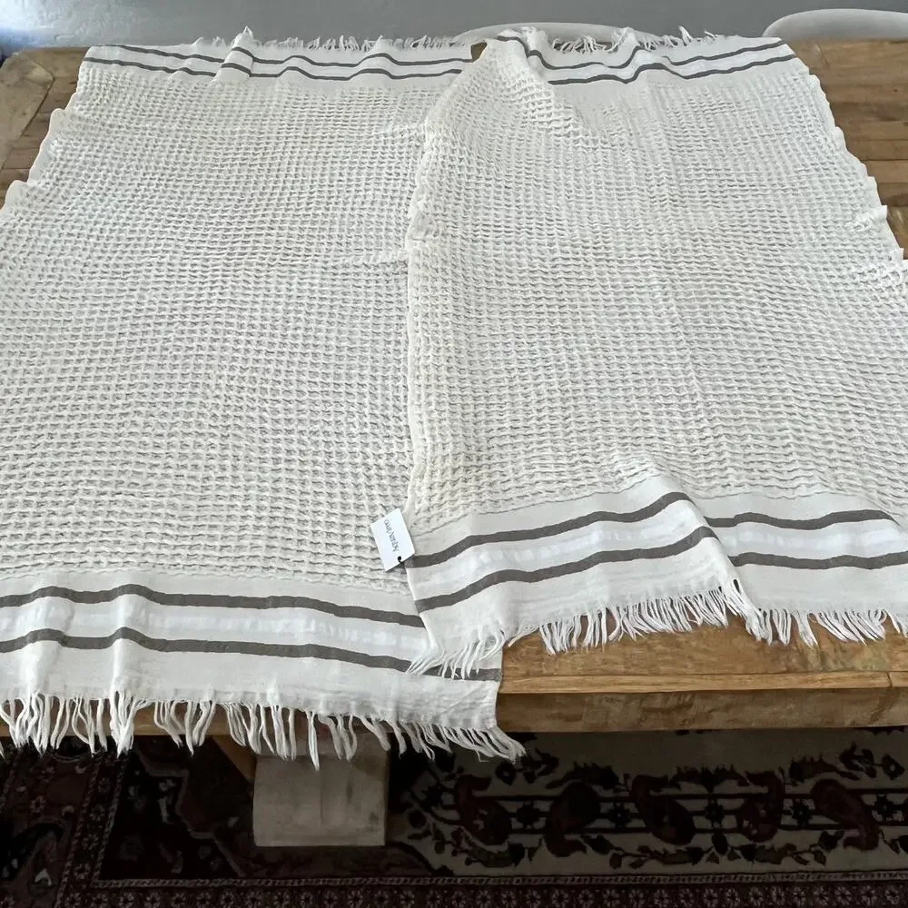 AquaVireo Bath Towels (2) 22in x 40in 100% Cotton Ivory Brown Waffle Knit Fringe